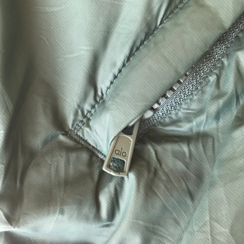 Alo Latitude Light Weight 1/2 Zip Pullover Jacket, Winter Ivy - Picture 6 of 16